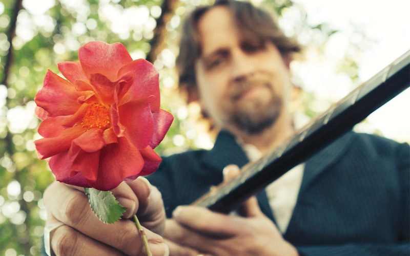 Live in NWA: Hayes Carll Croons In NWA April 9, Back In May