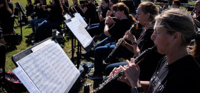 Symphony plays outdoors for ArcBest anniversary