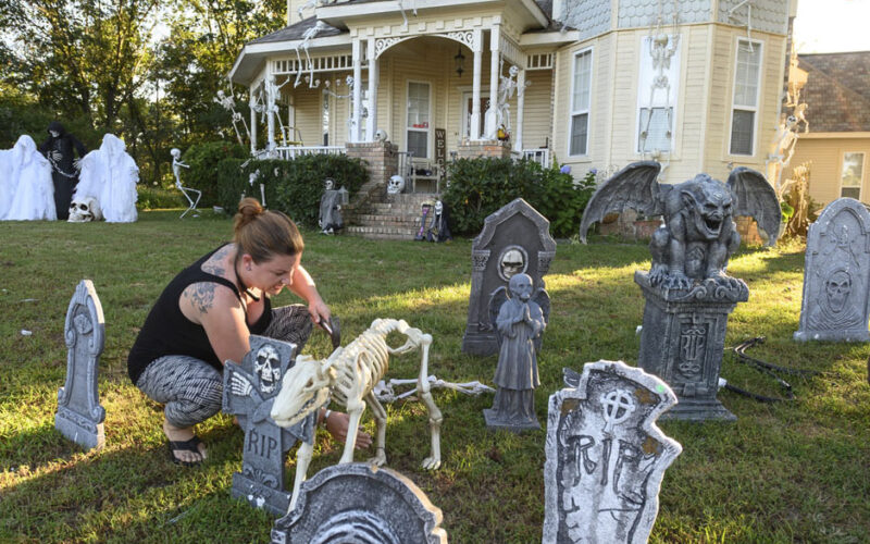 This list of haunted houses will keep fear fans screaming ‘til Halloween